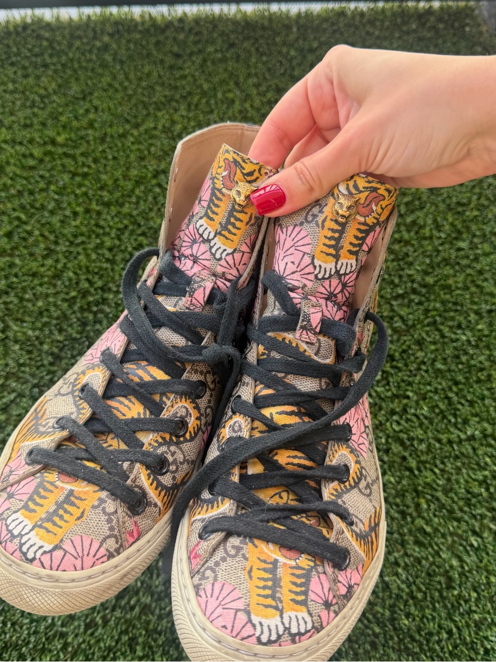 Gucci Beige GG Supreme High-Top Sneaker with Pink Floral & Tiger Motif - Picture 7 of 10